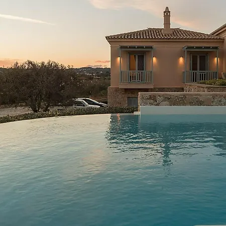 In Peloponnese With & Pool וילה *